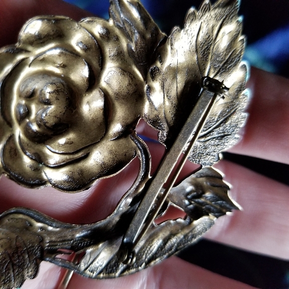 Relisted- - Vintage lavender rose brooch antique gold tone pin - Picture 8 of 10